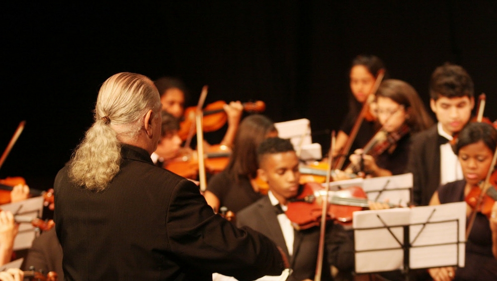 Orquestra Jovem realiza concerto na Casa de Apoio Madre Ana